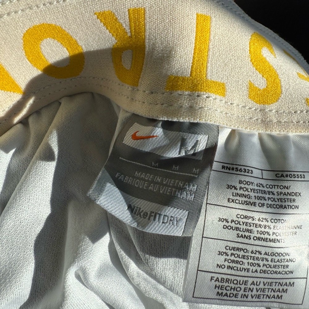 Nike LIVESTRONG Athletic Shorts Women’s Medium Black Gold - Picture 7 of 7